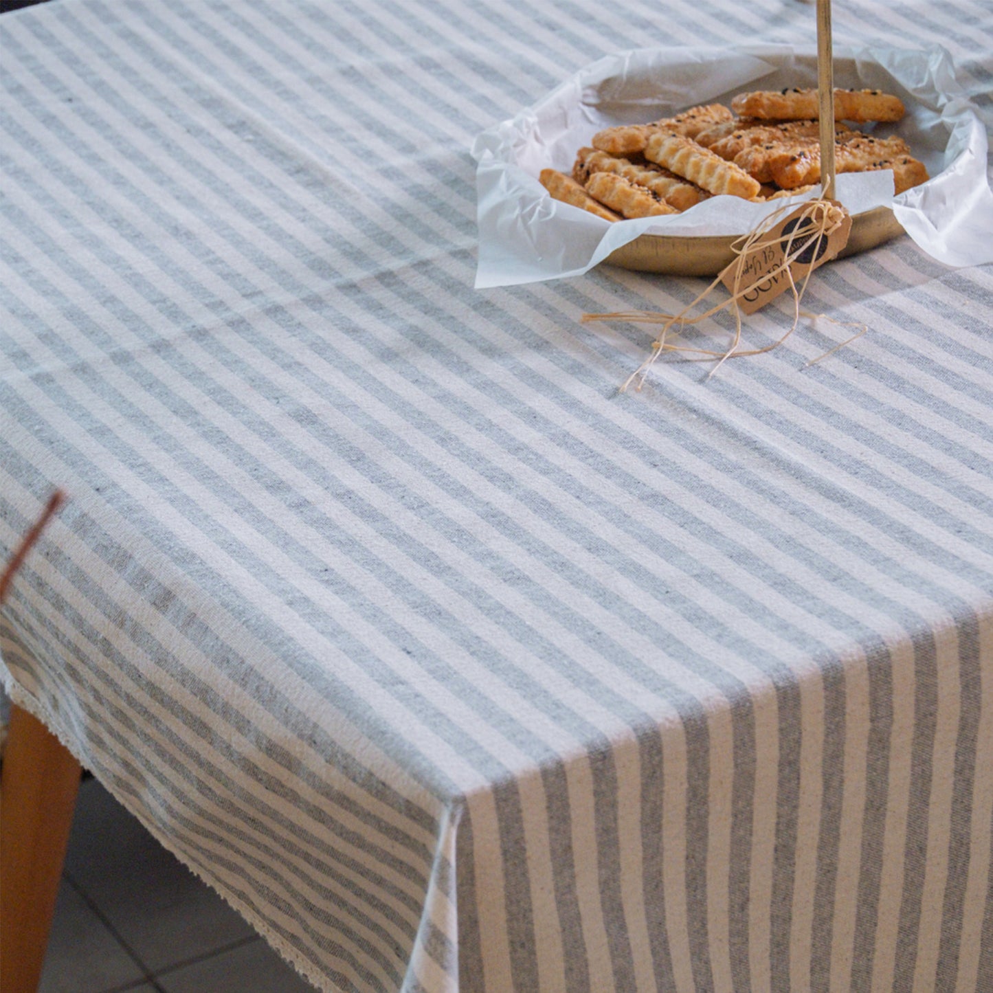 textile, tablecloth, table, cotton tablecloth, checkered tablecloth, kitchen linens, kithchen textile