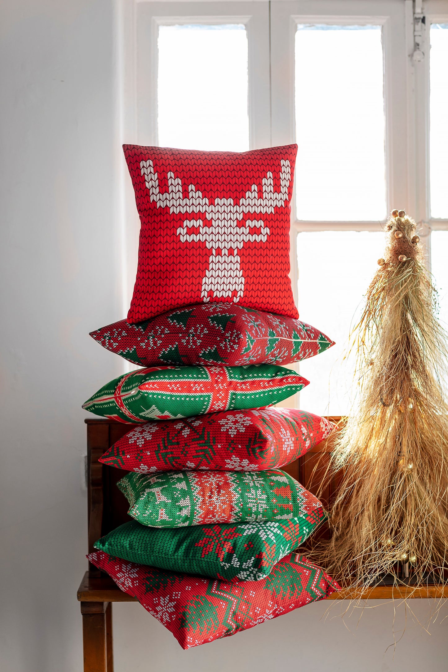 Christmas Themed Stylish Cushion Throw Pillow