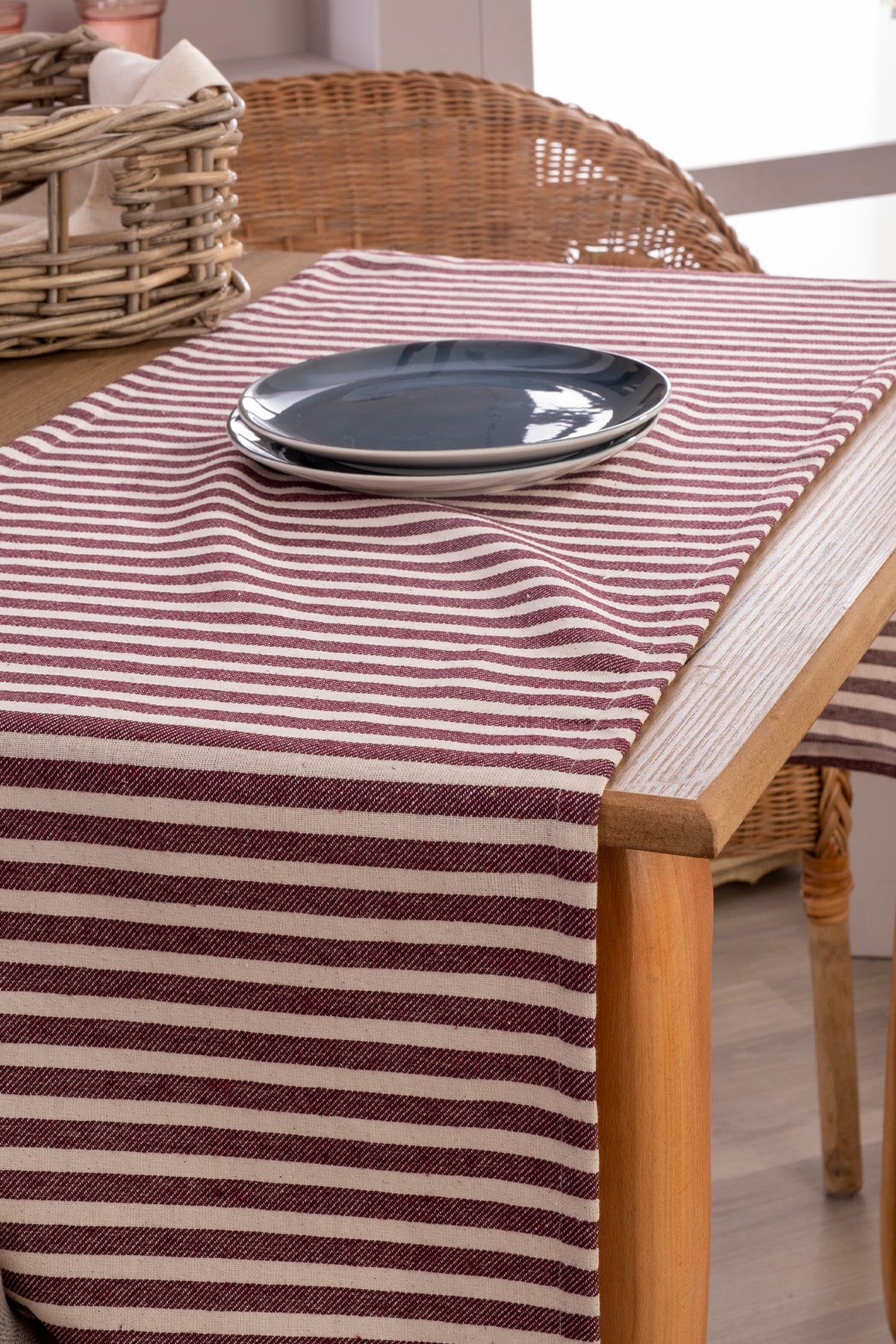 tablecloth, table runner, runners, kitchen linens, kithchen textile, pompom edge