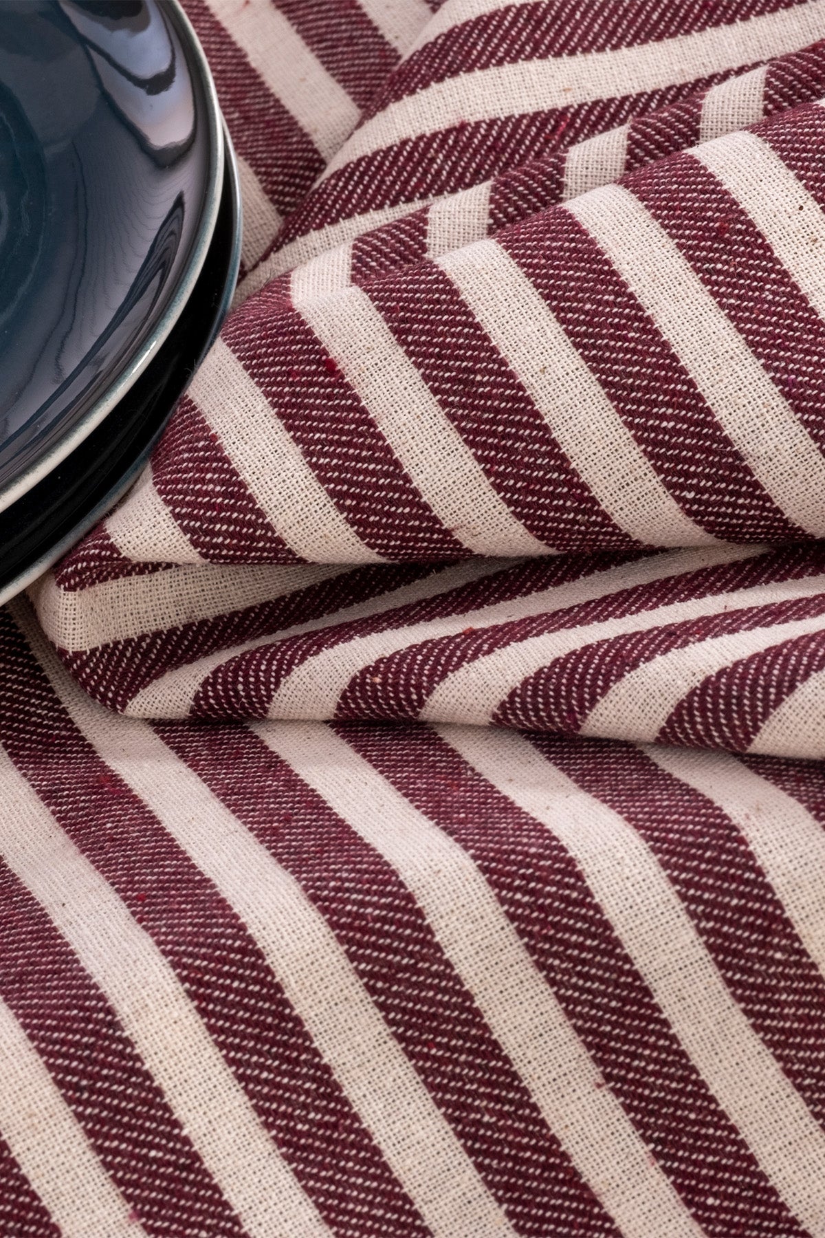 tablecloth, table runner, runners, kitchen linens, kithchen textile, pompom edge