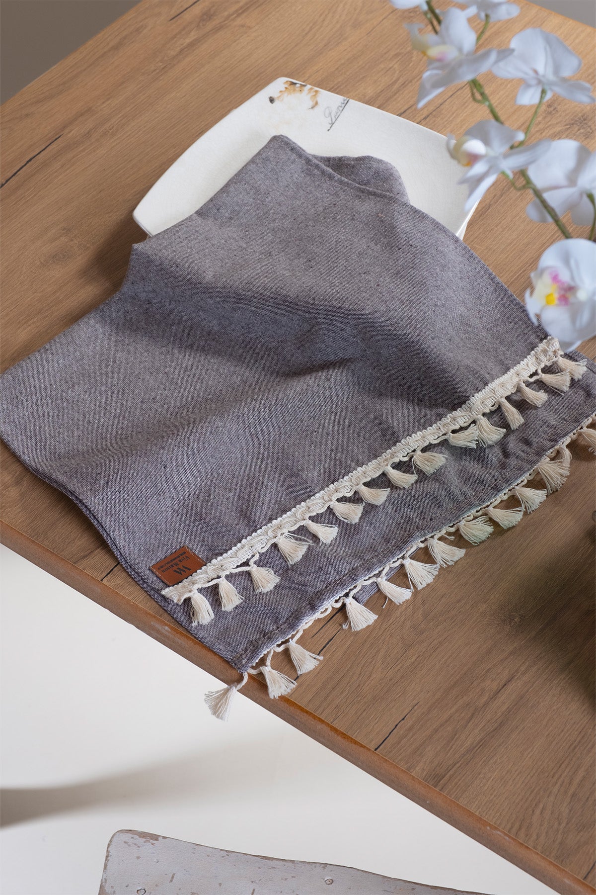 tablecloth, table runner, runners, kitchen linens, kithchen textile, pompom edge