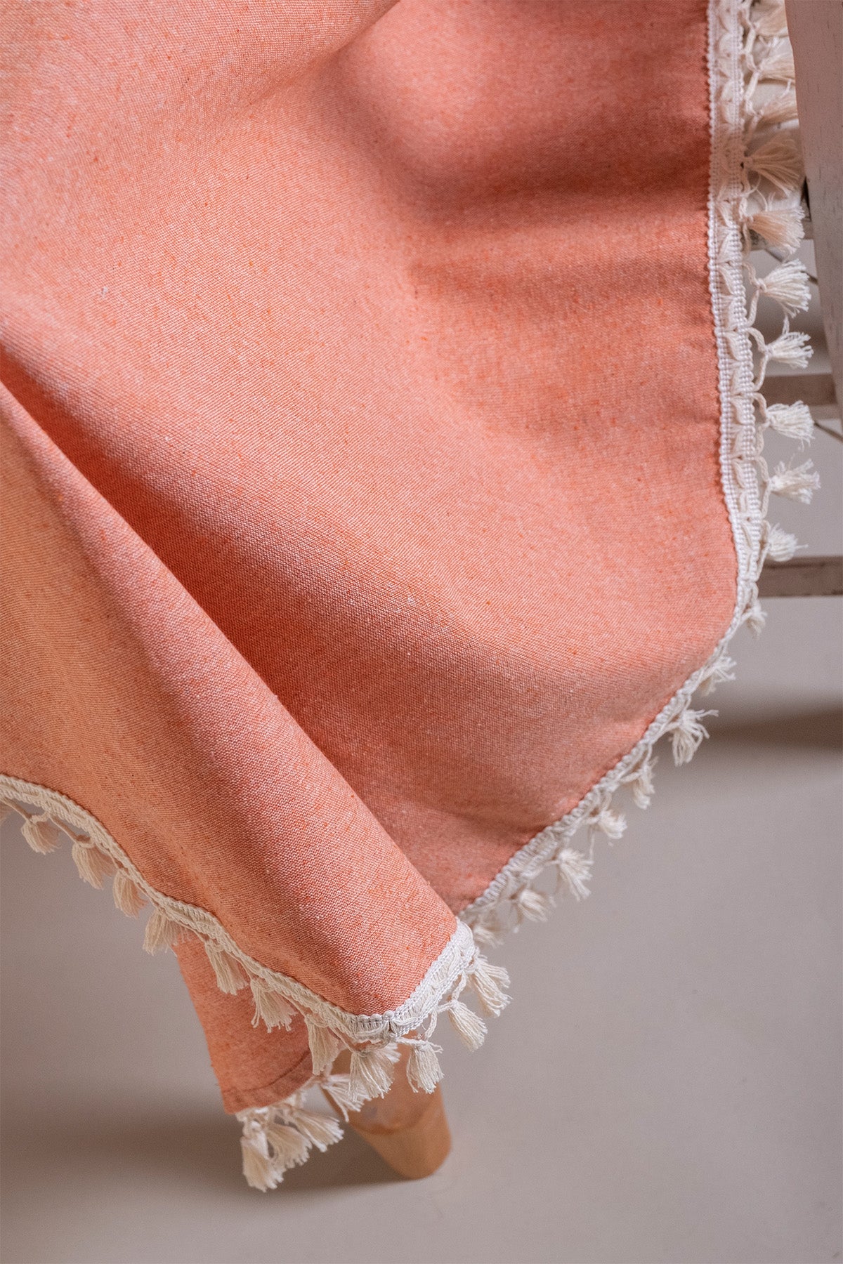 textile, tablecloth, table, cotton tablecloth, checkered tablecloth, kitchen linens, kithchen textile